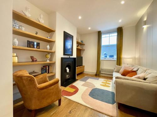 Stylish 2-bedroom Townhouse next to Brighton Station photo 24