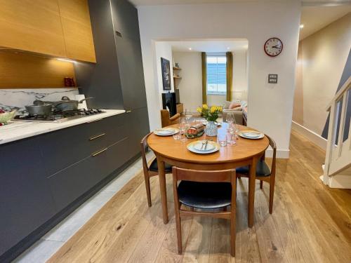 Stylish 2-bedroom Townhouse next to Brighton Station photo 20