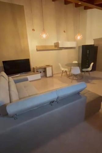 Appartamento moderno con 2 camere grandi e lavanderia