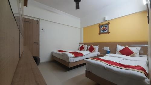 Gallery image of HOTEL S K PALACE in Mahabaleshwar