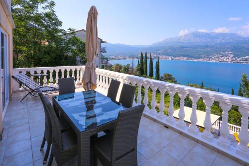 ニーヴィツェにあるMountain bay views apartmentsのギャラリーの写真