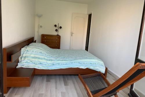 Кровать или кровати в номере Spacious cocoon near the Place de la Nation