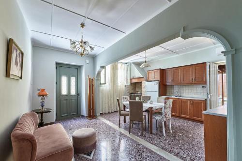 Centrally Yours: Spacious House in the City Center