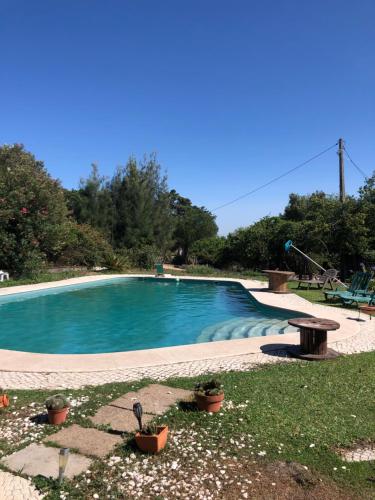 Der Swimmingpool an oder in der Nähe von Quinta das Caçadoras - Animal lovers only