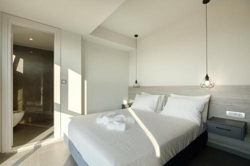 Sky-High Central Penthouse w. Stunning Views - 01