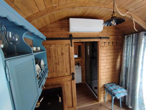 a view of the inside of a tiny house at Penzion Restaurace u Helferů in Libuň