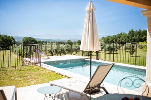 Πισίνα στο ή κοντά στο Bastide Toujours Dimanche, Maison de vacances avec vue & piscine chauffée