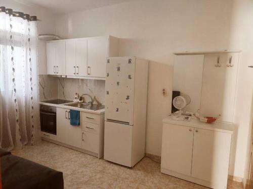 Apartment with sea view - Image 3