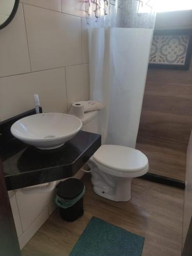 Ένα μπάνιο στο Flat Container Pontal do Atalaia