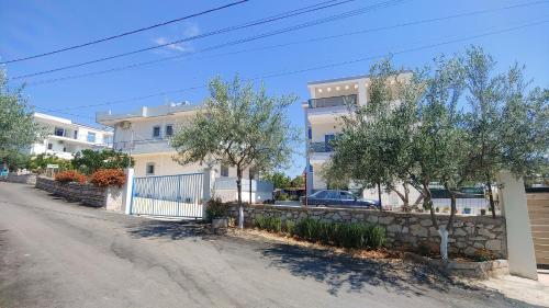 Φωτογραφία από το άλμπουμ του Villa LeoZeka σε Εξαμίλι