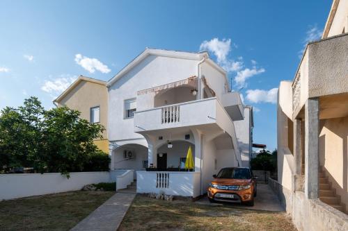 Apartments with a parking space Povljana, Pag - 11516