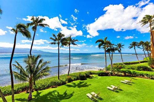 a view of the beach from the resort at Maalaea Banyans 314 in Wailuku