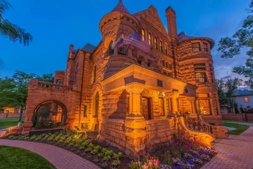 Orman Mansion - Pueblo's Most Luxurious Stay! in Pueblo