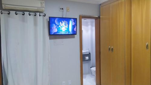 Bilik mandi di Flat Apart-Hotel em Goiânia