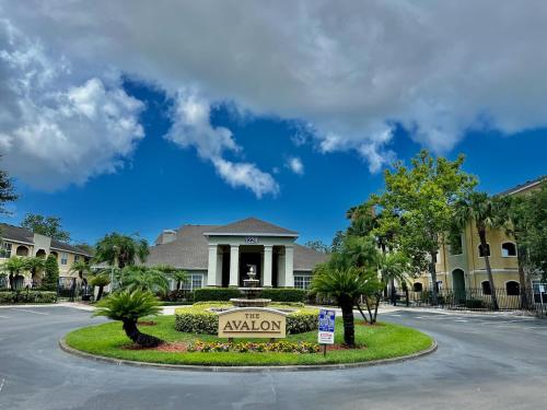 Gallery image of Dream Vacation Lovely Condo minutes from Beach King bed Heated pool Gym in Clearwater