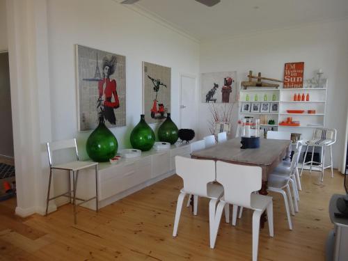 Η κουζίνα ή μικρή κουζίνα στο Beach Living at Its Best