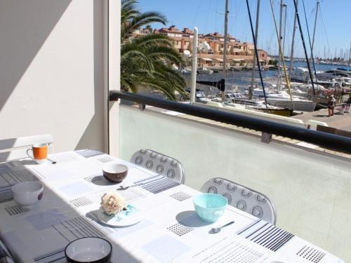 Appt 2P cabine, 6 couchages avec piscine et parking à Gruissan, près plage et port - FR-1-229-868