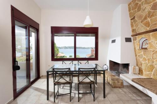 Gallery image of Villa Egeo - Beachfront Paradise, Private Beach, Starlink, BBQ in Vourvourou