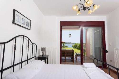Gallery image of Villa Egeo - Beachfront Paradise, Private Beach, Starlink, BBQ in Vourvourou