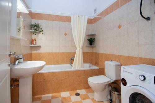 Ένα μπάνιο στο Aestatis Apartment