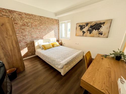 Golden Elio Apartment