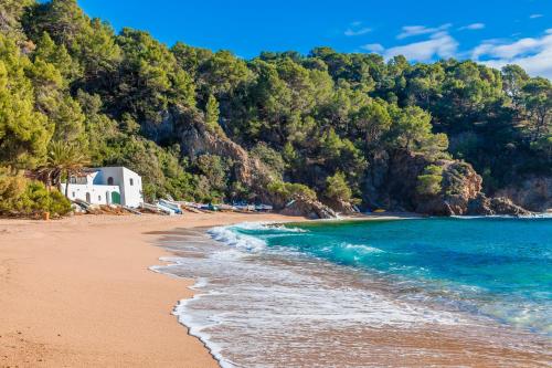 Apartamento renovado cerca de la playa
