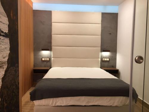 Great sea view apartment, near the beach, with AC and pools