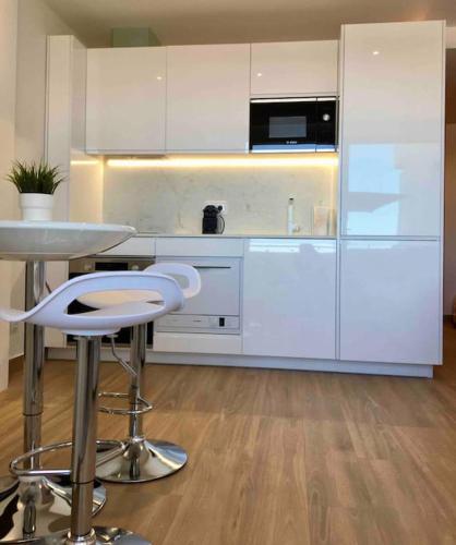 Great sea view apartment, near the beach, with AC and pools