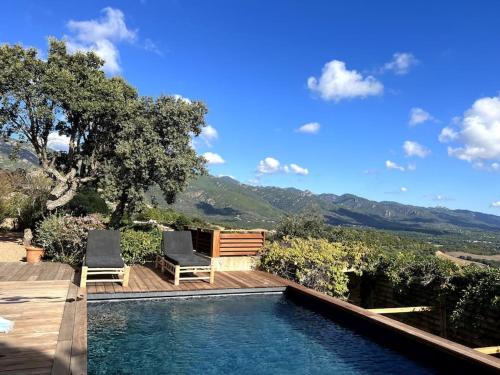 Magnifique villa avec piscine, splendide vue mer.