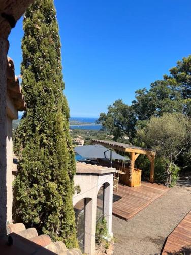 Magnifique villa avec piscine, splendide vue mer.
