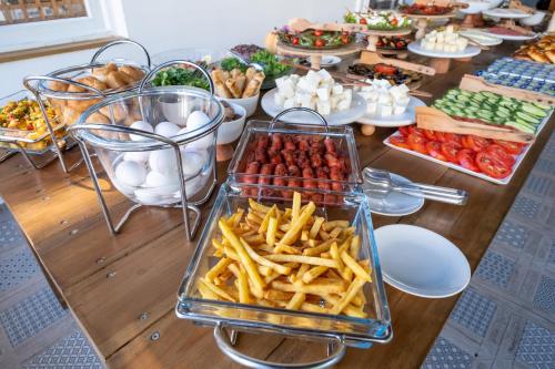Makanan di atau berdekatan hotel