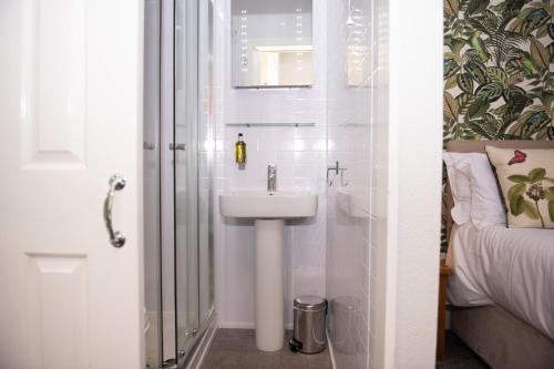Koupelna v ubytování Milton House Studio Apartments Askrigg