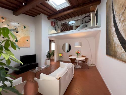 Florence Walled Garden - The Tom's Private Oasis