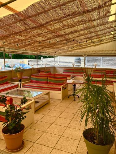 Restoran atau tempat lain untuk makan di LE CHILL