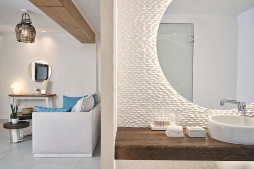 Fotografie z fotogalerie ubytování Nikki Beach Resort & Spa Santorini v destinaci Kamari