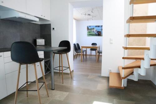 Imagen de la galería de FeWo Bayha "Im blauen Haus", en Langenargen