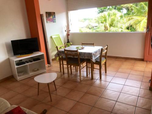 Appartement charmant à Sainte-Anne - 45 m² avec vue sur le jardin