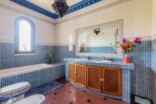 Et badeværelse på Quinta do Galvao - Luxury Villa by HD PROPERTIES