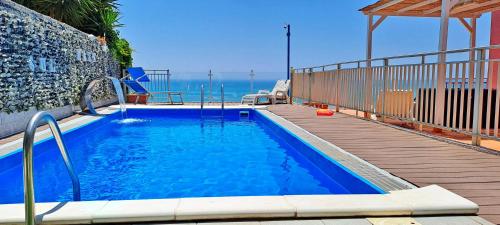 Πισίνα στο ή κοντά στο La terrazza sul mare di Bellavista