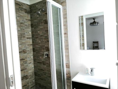 Bilik mandi di Malmesbury Self-catering