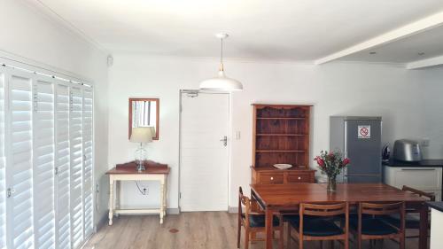 Dapur atau dapur kecil di Malmesbury Self-catering