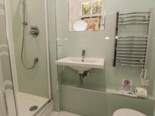 Koupelna v ubytování Bramble Corner Cottage