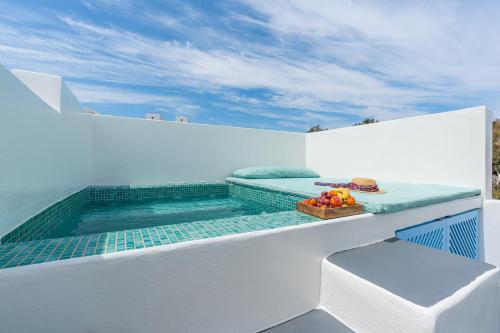 Gallery image of Moon Cactus Traditional Cave Suite with Jacuzzi in Mesaria