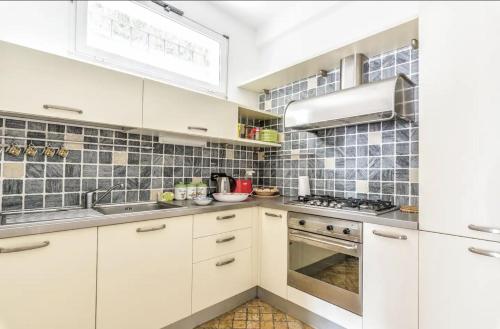 Dapur atau dapur kecil di Villa Riviera