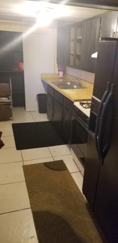 Χώρος καθιστικού στο ARMANI MANOR rustic spacious 2br unit 1