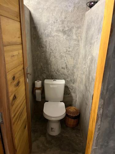 Bilik mandi di Local Hostel Novo Airão