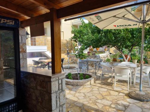 Patio nebo venkovní prostory v ubytování Foti Rooms