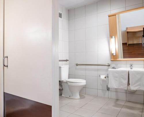Un baño de ibis Lima Larco Miraflores