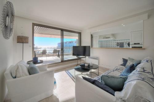 REF 1174 - Apartment with Sea View
