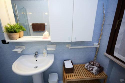 A bathroom at Elegance and comfort a due passi da SACILE CENTRO